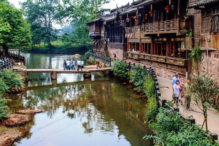 工业零部件清洗机在使用时如何避免损害工件?汽车零部件除油清洗机